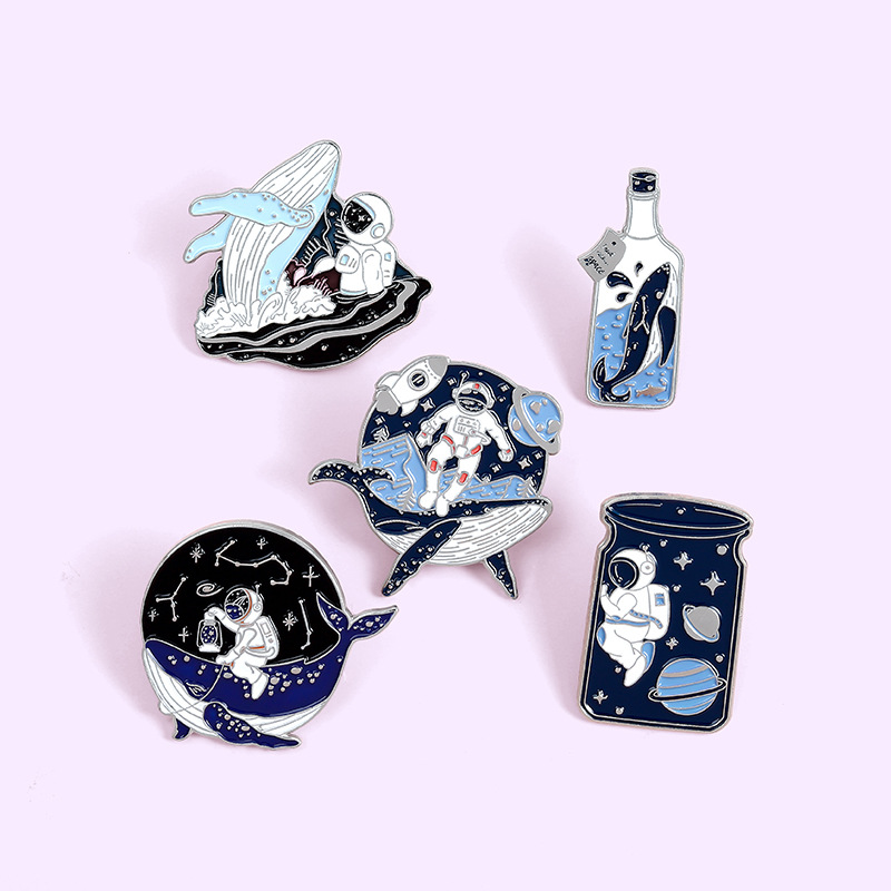 Whale Astronaut Drifting Bottl - огляд і ціна Embroidery Whale
