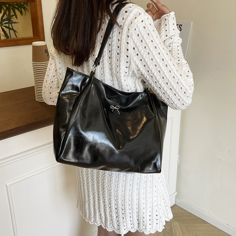 Retro Large Casual Soft Tote B - огляд і ціна Embroidery Class