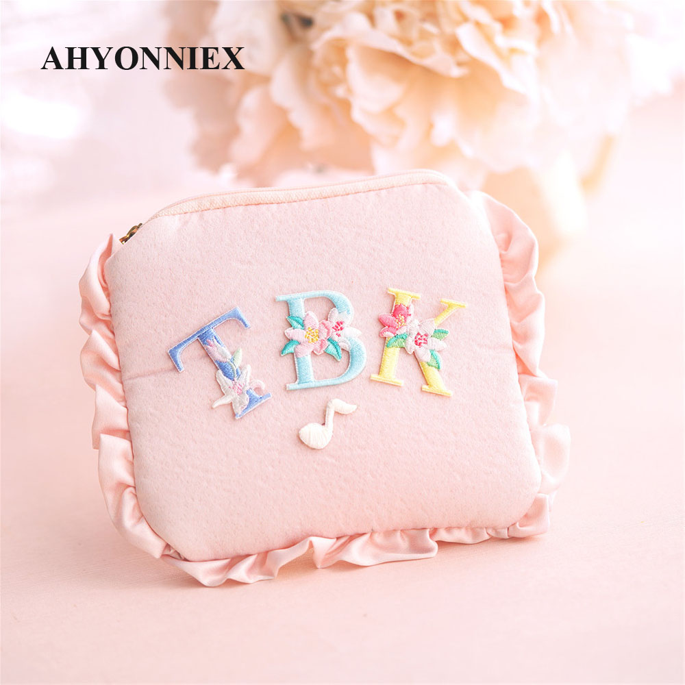 1 Self Adhesive Flower Capital - огляд і ціна Embroidery Letter N